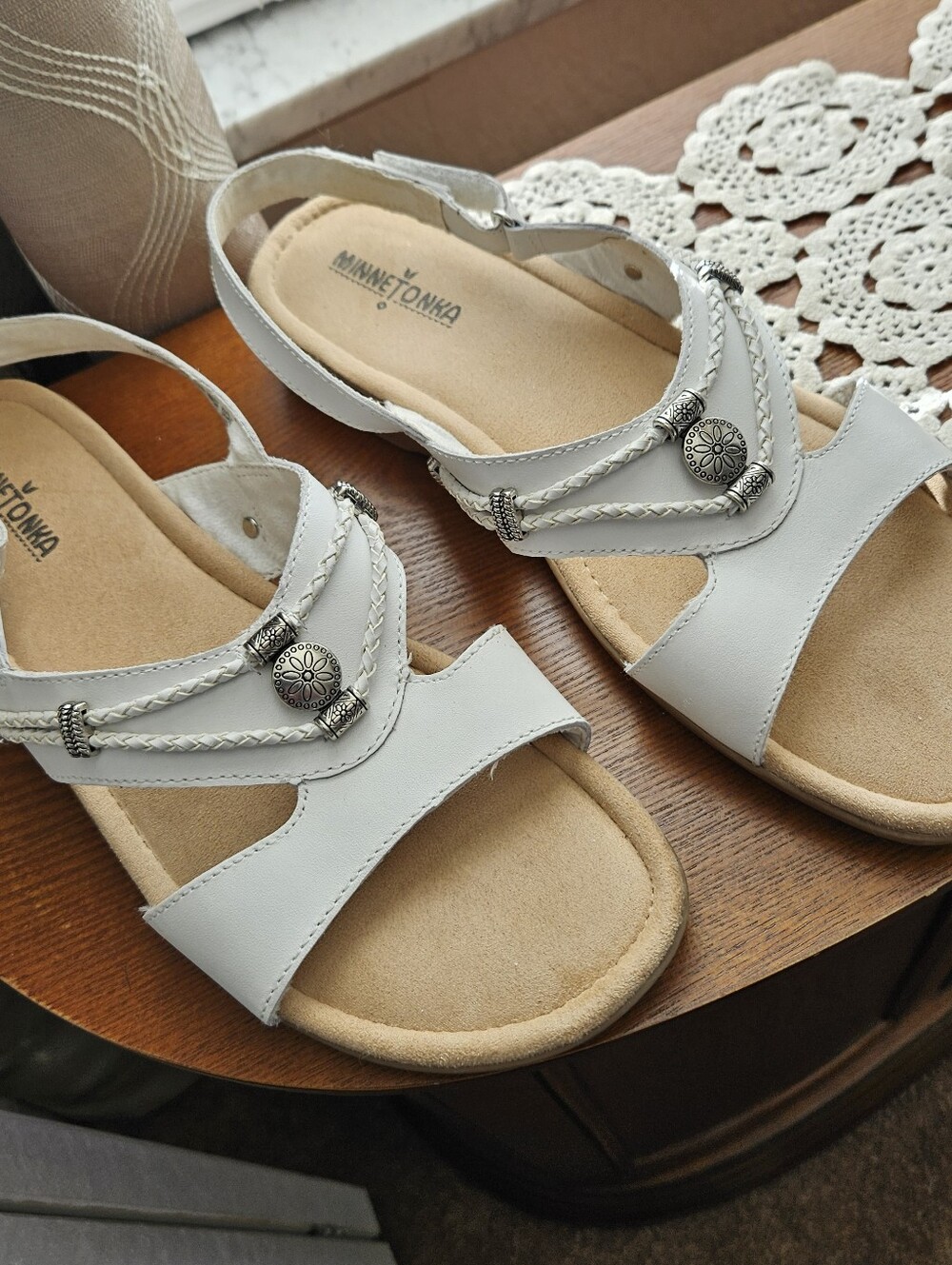 Minnetonka White Braided Accent Slingback Sandals Sz 12 BRAND NEW